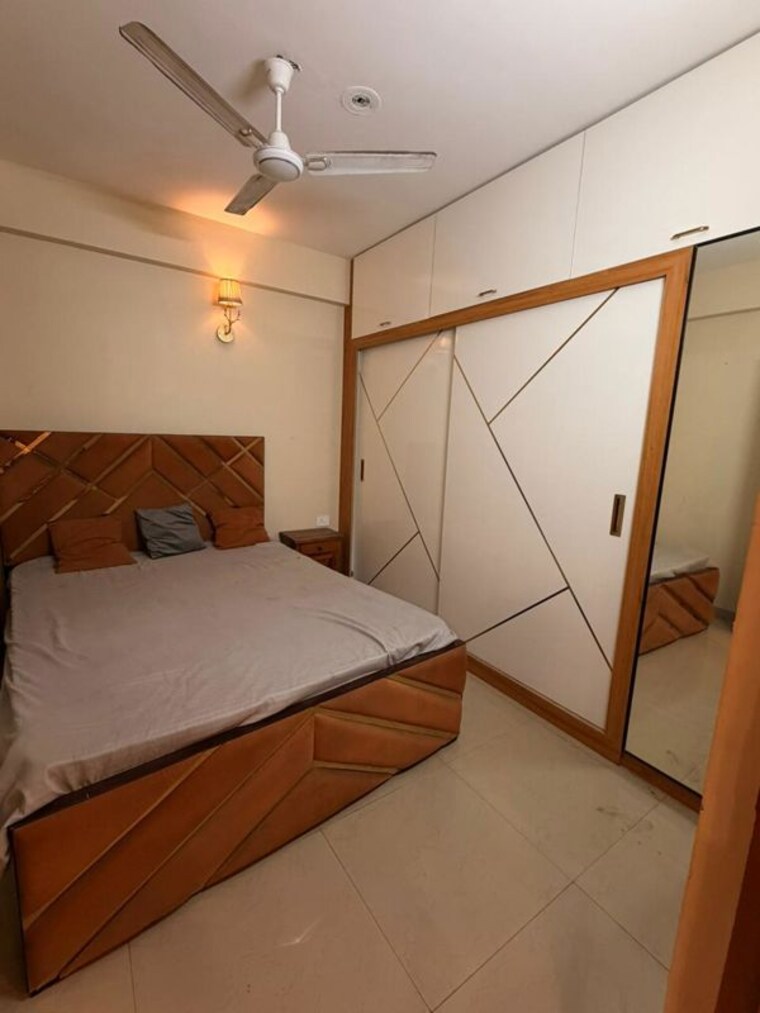 Bedroom, shree-vardhman-green-court 2 Bedroom 690 Sq.Ft. Apartment In Sector 90 Gurgaon 10662597