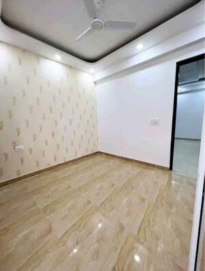 Room in 3 BHK Builder Floor at Tagore Garden – for Rent