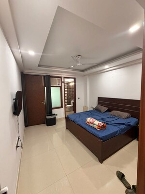 Bedroom in 2 BHK Builder Floor at Sector 32 – for Rent