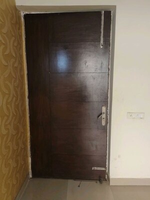 Furnished Amenities in 2 BHK Apartment at Amrapali Silicon City, Sector 76 – for Rent