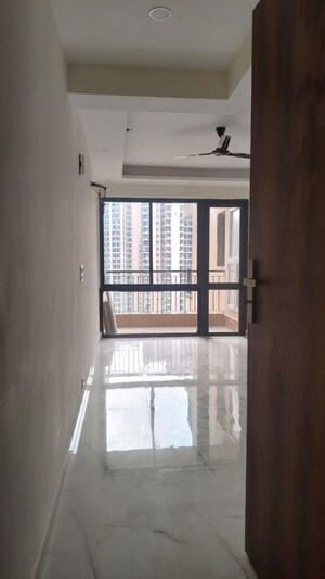 2 BHK Apartment For Sale in RG Luxury Homes, Sector 16b Greater Noida
