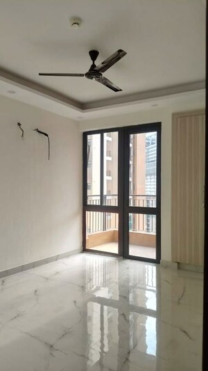 Room in 2 BHK Apartment at RG Luxury Homes, Sector 16b Greater Noida – for Sale