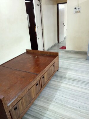 Room in 1 BHK Apartment at Suparshwa Apartment, Lower Parel – for Rent