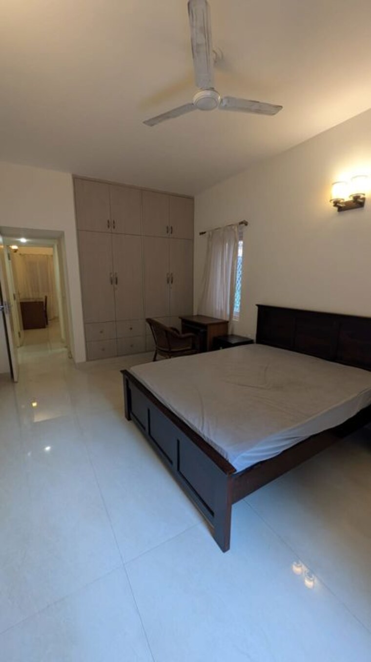 Bedroom, dlf phase ii 3 Bedroom 250 Sq.Yd. Builder Floor In Dlf Phase ii Gurgaon 10662583