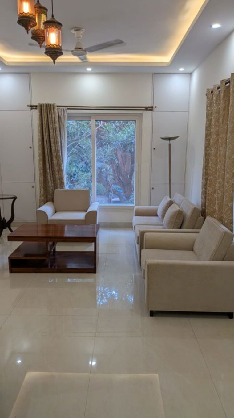 Living Room, dlf phase ii 3 Bedroom 250 Sq.Yd. Builder Floor In Dlf Phase ii Gurgaon 10662583