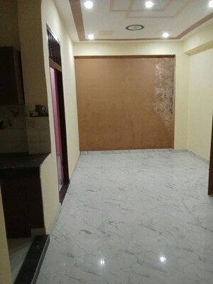 Room in 3 BHK Builder Floor at Charbagh – for Rent