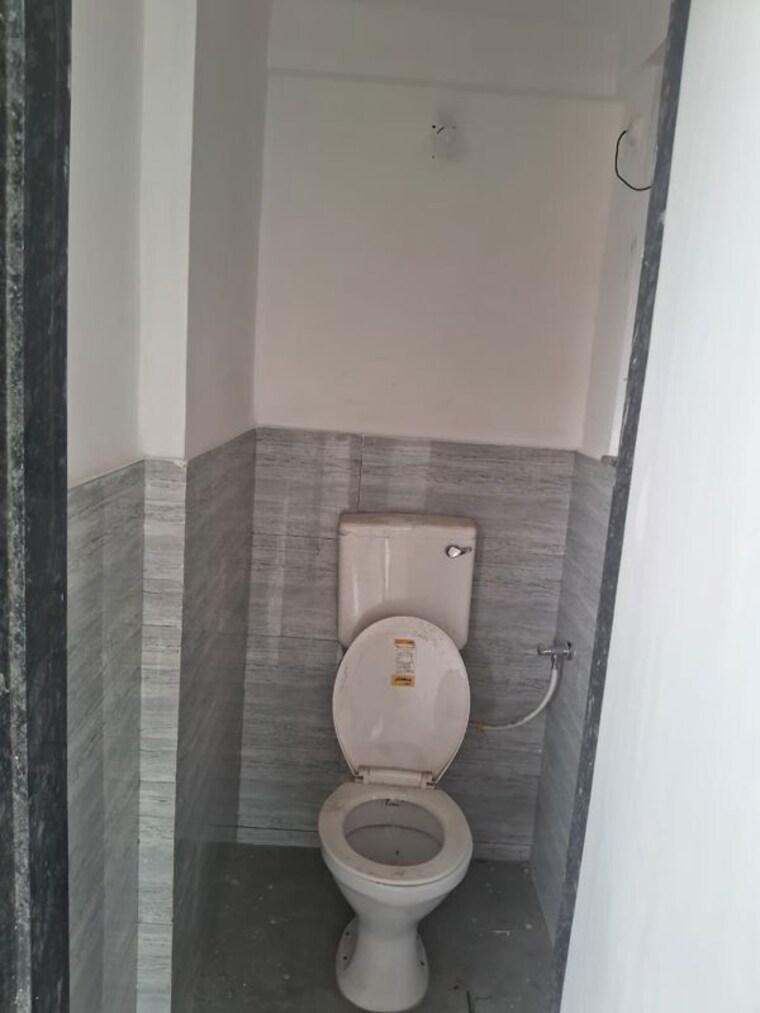 Bathroom, mahadev nagar 1 Bedroom 450 Sq.Ft. Apartment In Mahadev Nagar Pune 10662679