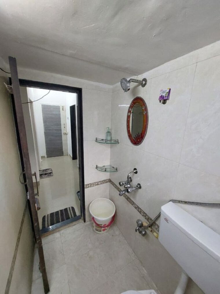 Bathroom, santacruz west 2 Bedroom 700 Sq.Ft. Apartment In Santacruz West Mumbai 10662697