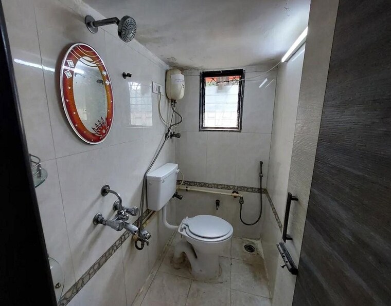 Bathroom, santacruz west 2 Bedroom 700 Sq.Ft. Apartment In Santacruz West Mumbai 10662697