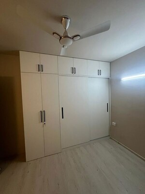 Room in 3 BHK Apartment at M3M Heights, Sector 65 – for Rent