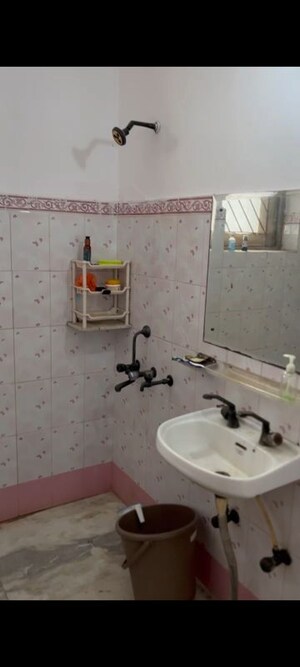 Bathroom in 1 BHK Builder Floor at Sector 50 – for Rent