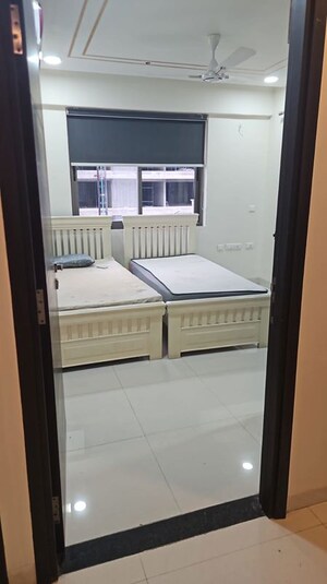 Room in 2.5 BHK Apartment at Vertex Panache, Gachibowli – for Rent