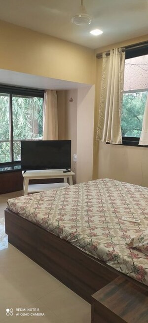 Bedroom in 1 BHK Apartment at Bandra West – for Rent