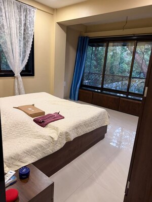 Bedroom in 1 BHK Apartment at Bandra West – for Rent