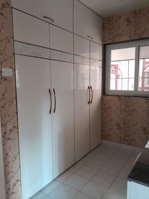 Room in 4 BHK Apartment at Nirmiti Ragdari Apartments, Aundh – for Rent
