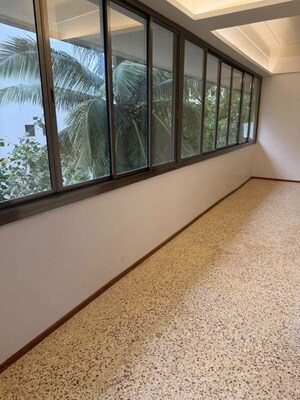 Room in 3 BHK Apartment at Surya Apartment Breach Candy, Breach Candy – for Rent