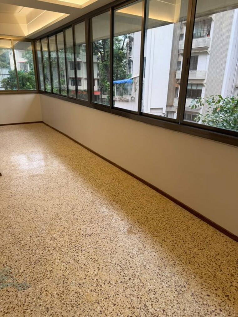 Balcony, surya-apartment-breach-candy 3 Bedroom 2250 Sq.Ft. Apartment In Breach Candy Mumbai 10662874