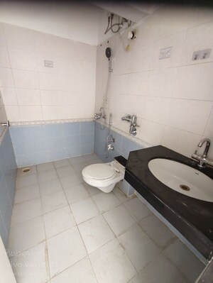 Bathroom in 4 BHK Apartment at Nikash Skies CHS, Pashan – for Rent