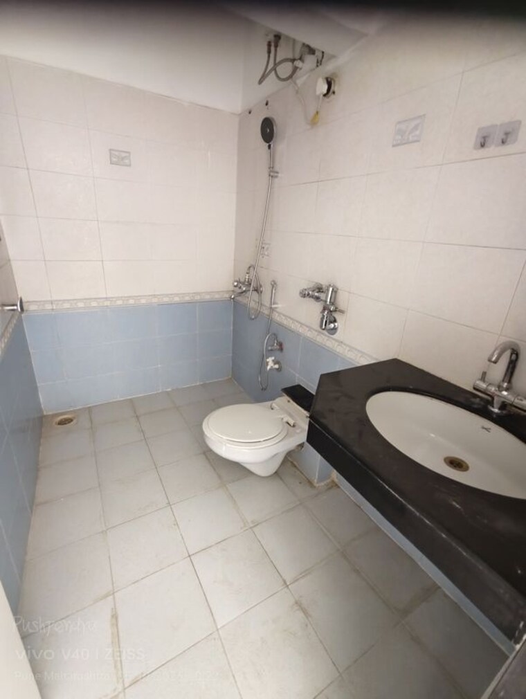 Bathroom, nikash-skies-chs 4 Bedroom 2400 Sq.Ft. Apartment In Pashan Pune 10662883