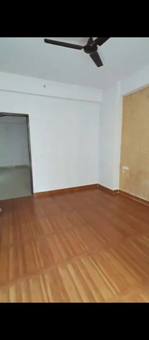 Room in 2 BHK Apartment at Gaur City 2 - 10th Avenue, Sector 16c Greater Noida – for Sale