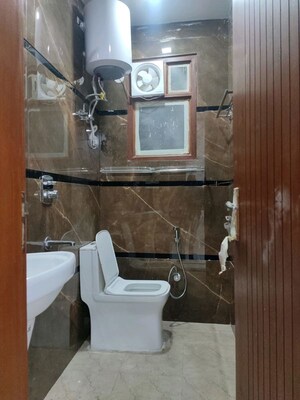 Bathroom in 2 BHK Builder Floor at Palm Residency Chhatarpur, Chattarpur – for Rent