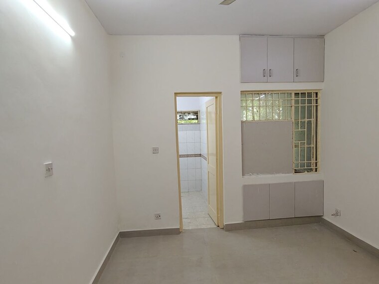 Bedroom, vasant kunj 3 Bedroom 1800 Sq.Ft. Apartment In Vasant Kunj Delhi 10662867