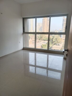 Room in 3 BHK Apartment at Lodha Primo, Parel – for Rent