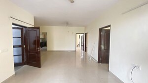 Room in 3.5 BHK Apartment at Ambika Florence Park, North Mullanpur – for Rent
