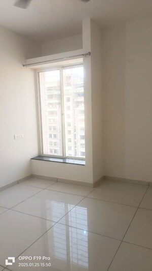 Room in 2.5 BHK Apartment at Vilas Javdekar Yashwin Encore, Wakad – for Rent