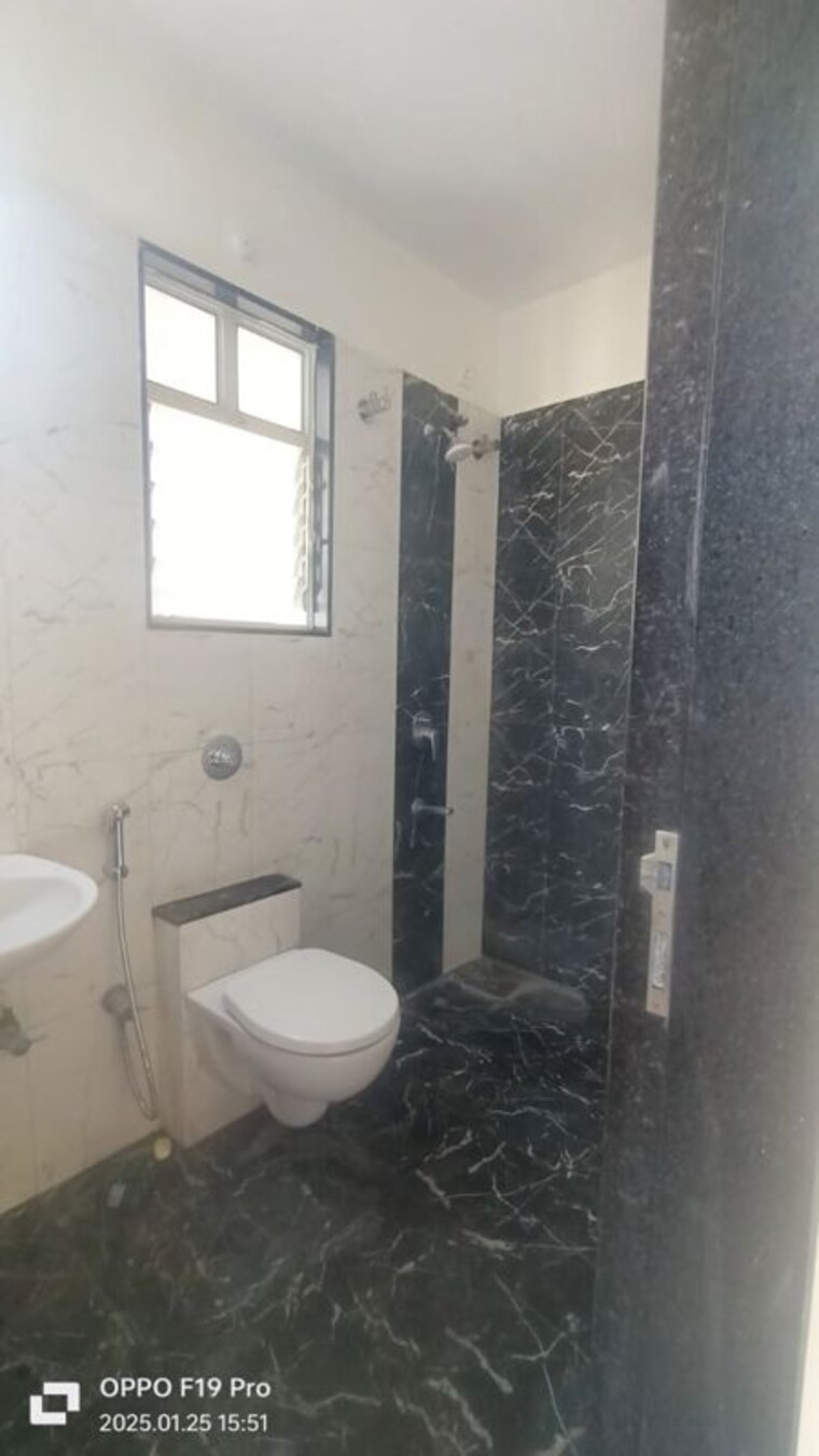 Bathroom, vilas-javdekar-yashwin-encore 2.5 Bedroom 950 Sq.Ft. Apartment In Wakad Pune 10663046