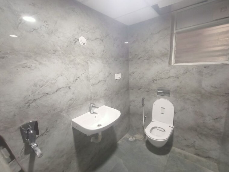 Bathroom, praneeth-pranav-jaitra 3 Bedroom 1850 Sq.Ft. Apartment In Miyapur Hyderabad 10663073