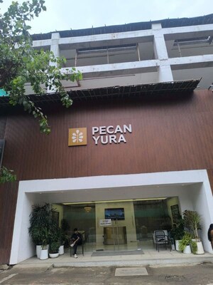  Shop – Exterior View View at Juhu - for Sale