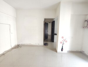 2 BHK Apartment For Rent in Arsiwala Essar Apex, Virar West