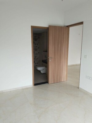 Room in 3 BHK Apartment at Godrej Urban Park, Chandivali – for Rent