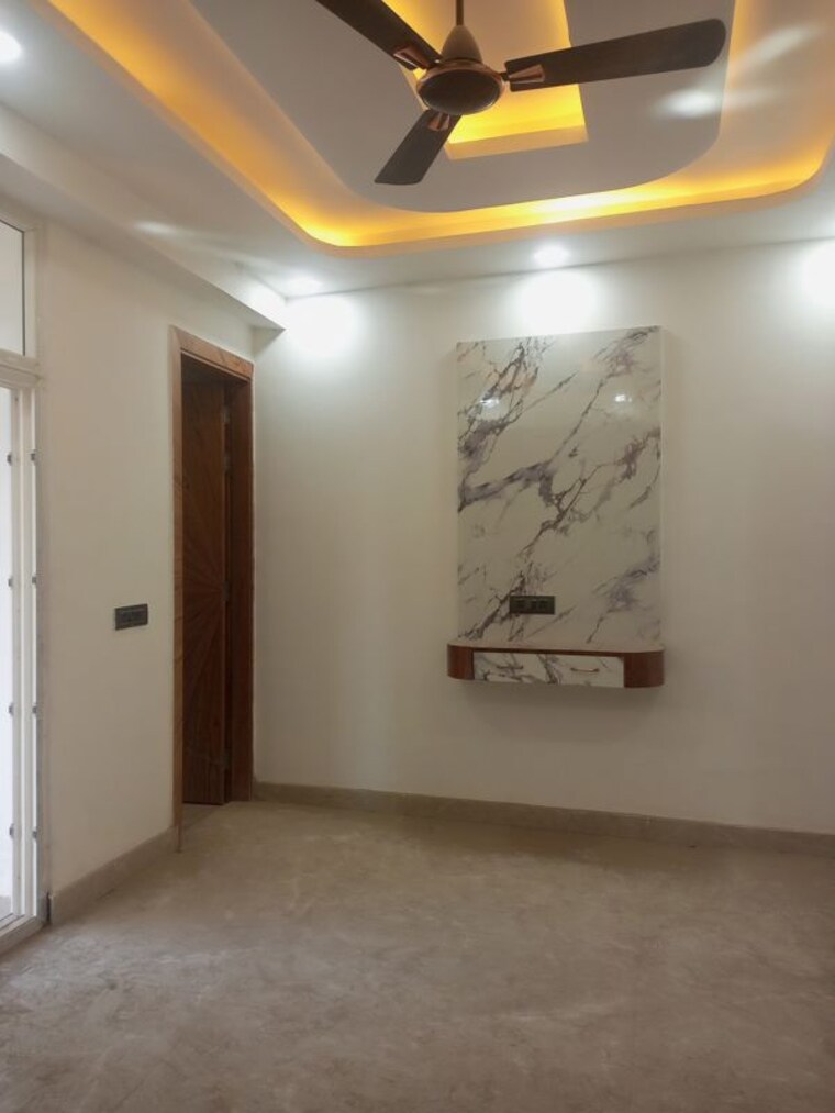 Room, noida central 3 Bedroom 1300 Sq.Ft. Builder Floor In Noida Central Noida 10663101