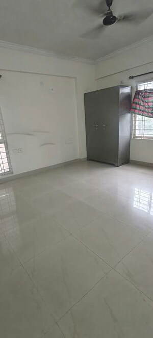 Room in 3 BHK Apartment at ARK Tower, Mallepally – for Rent