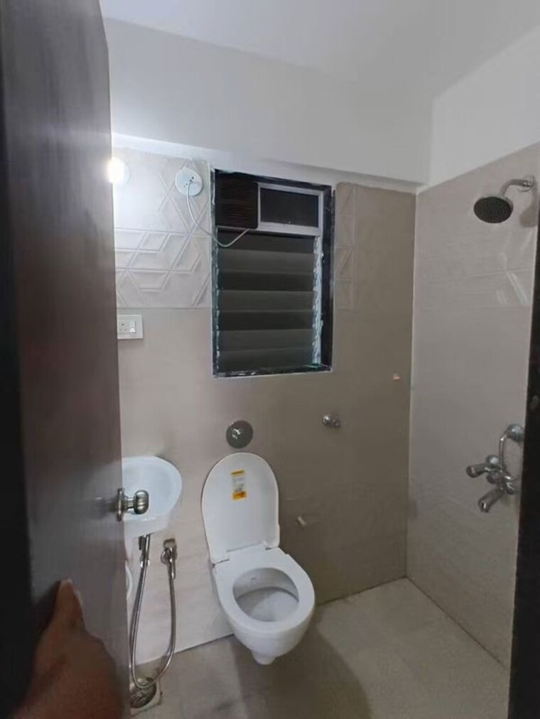 Bathroom, lalani-grandeur 1 Bedroom 405 Sq.Ft. Apartment In Goregaon East Mumbai 10663107