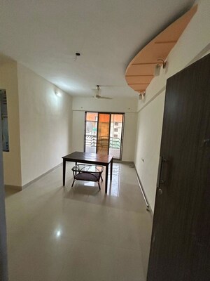 Room in 1 BHK Apartment at Mira Sagar, Bhayandar East – for Rent