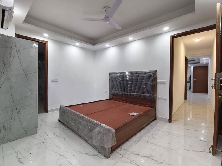 Bedroom, freedom fighters enclave 2 Bedroom 1000 Sq.Ft. Apartment In Freedom Fighters Enclave Delhi 10663123