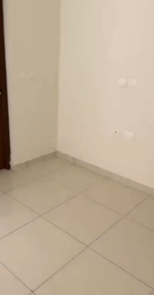 Room in 2 BHK Apartment at Prestige Finsbury Park Hyde, Bagaluru – for Sale