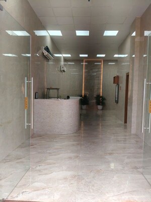 Room in  Office Space at Cosmos Plaza, Andheri West – for Rent