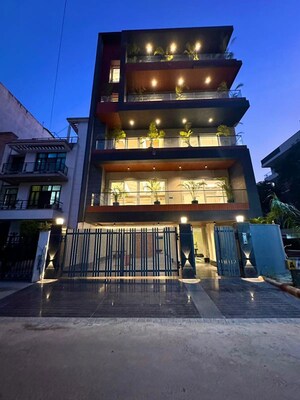 4 BHK Builder Floor For Sale in Sector 45