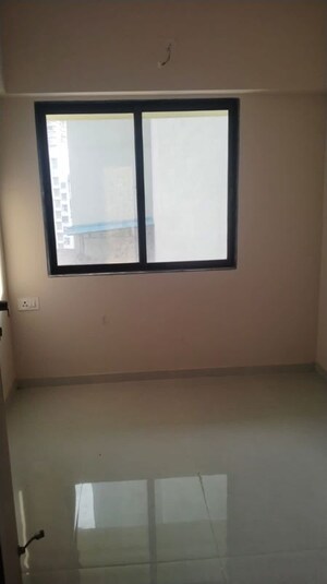 Room in 1.5 BHK Apartment at Prabhadevi – for Rent