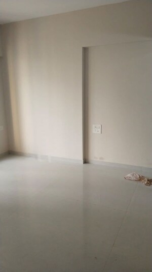 Room in 1.5 BHK Apartment at Prabhadevi – for Rent