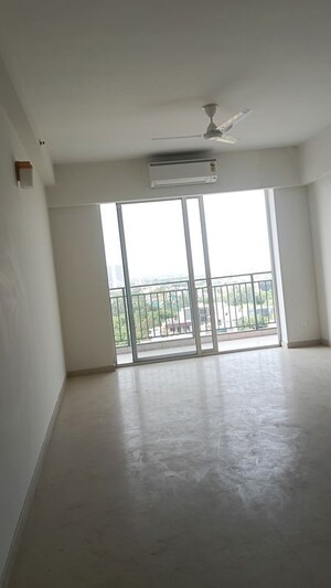 2 BHK Apartment For Rent in Godrej Woods, Sector 43