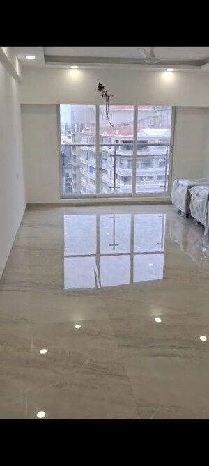 Room in 3 BHK Apartment at Bandra West – for Rent