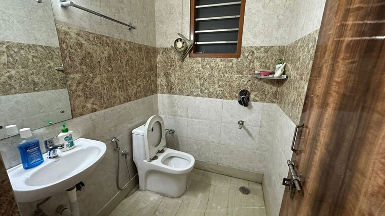 Bathroom, aez-aloha 3 Bedroom 2231 Sq.Ft. Apartment In Sector 57 Gurgaon 10663173
