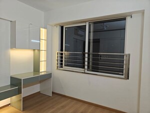 Room in 4 BHK Apartment at Godrej Woods, Sector 43 – for Rent
