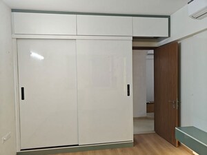 Room in 4 BHK Apartment at Godrej Woods, Sector 43 – for Rent