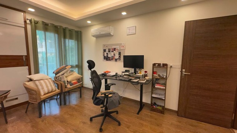Gym, south city 2 3 Bedroom 2000 Sq.Ft. Builder Floor In South City 2 Gurgaon 10663207